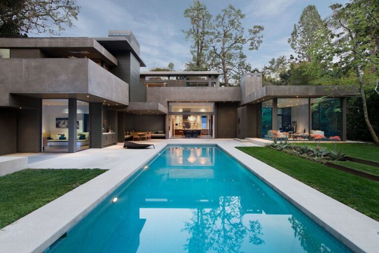 This $18,000,000 Contemporary Home in Santa Monica is an Exceptionally Well Designed Work