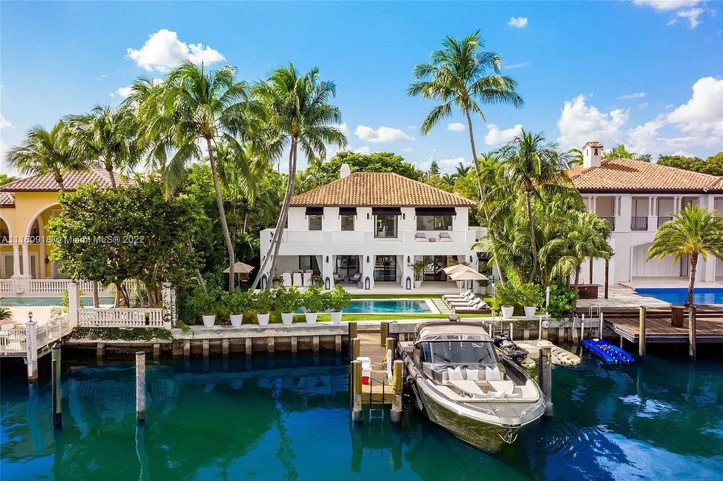 This-19995000-Breathtaking-Transitional-Spanish-Villa-in-Miami-Beach-features-The-Highest-Quality-Finishes-19