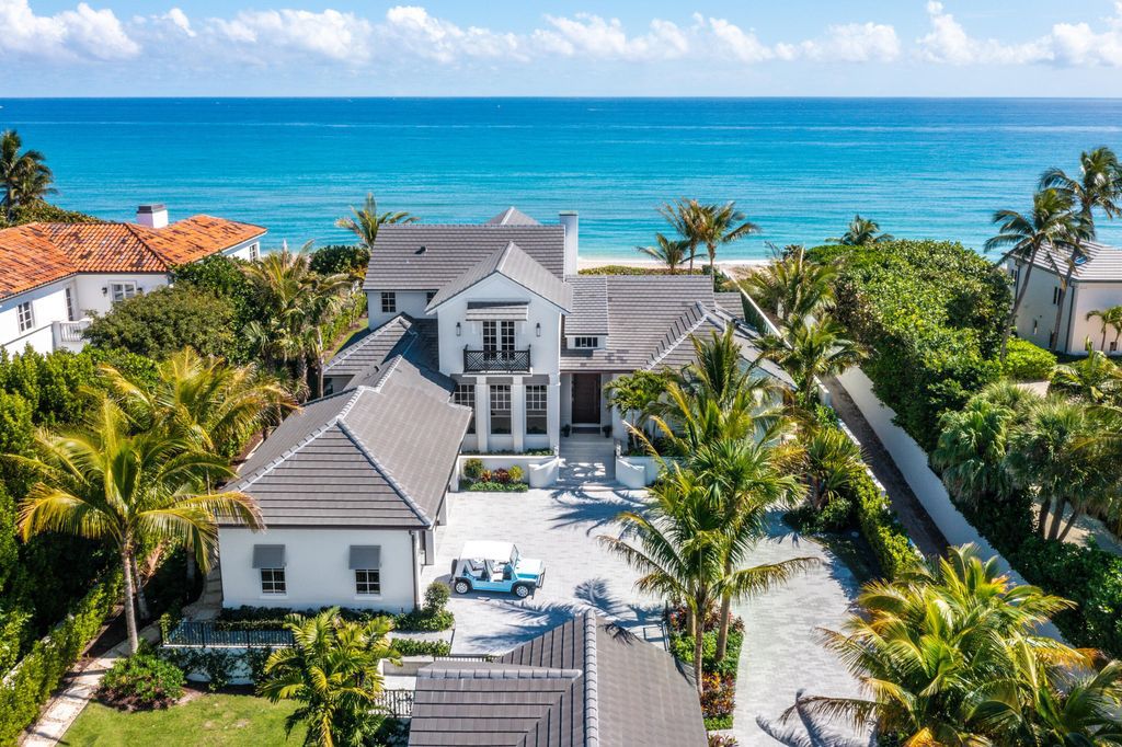 This-29999999-Immaculately-Landscaped-Beachfront-Villa-in-Gulf-Stream-offers-Unparalleled-Beauty-and-Privacy-1