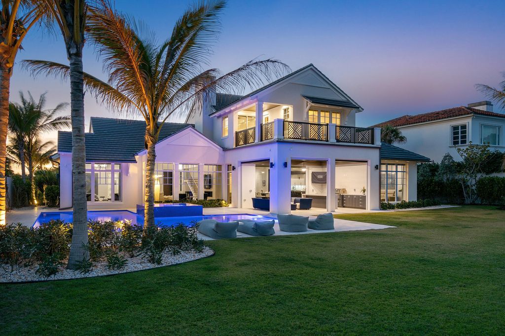 This-29999999-Immaculately-Landscaped-Beachfront-Villa-in-Gulf-Stream-offers-Unparalleled-Beauty-and-Privacy-29