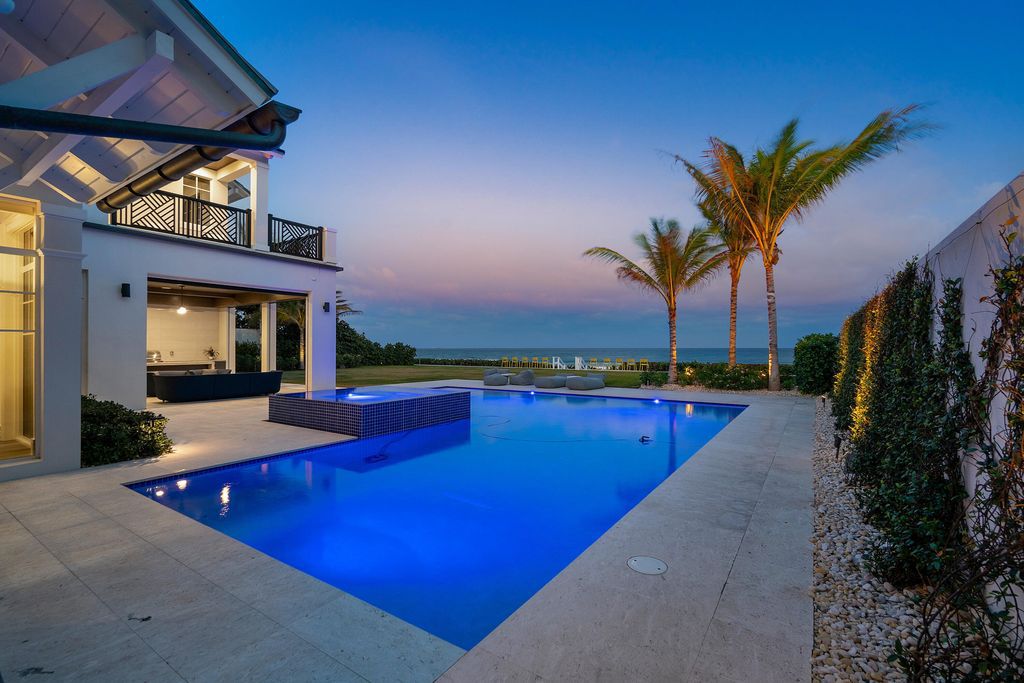 This-29999999-Immaculately-Landscaped-Beachfront-Villa-in-Gulf-Stream-offers-Unparalleled-Beauty-and-Privacy-9