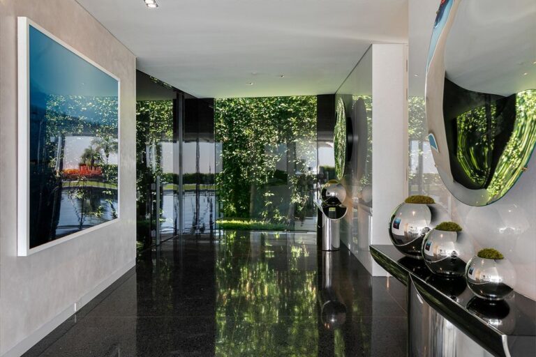 32000000 World Class Beverly Hills Home Featuring Expansive Views 5939