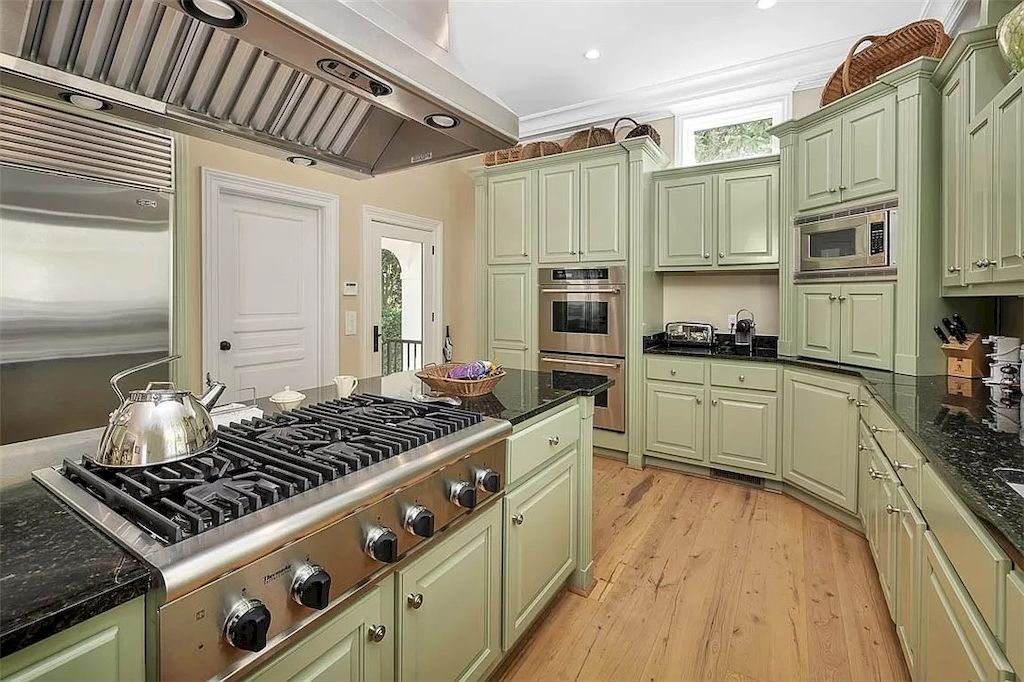 Replace your existing cabinet doors with ones painted in shades of green. Choose a hue that complements your kitchen's color scheme and creates a cohesive look. Soft pastel greens, earthy olive tones, or even vibrant lime shades can bring a fresh and inviting feel to your kitchen.