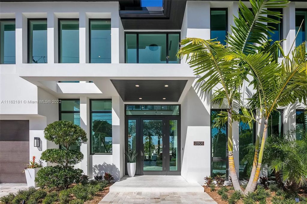 This-6850000-Brand-New-Modern-Home-in-Lighthouse-Point-is-A-Truly-Tropical-and-Tranquil-Paradise-27