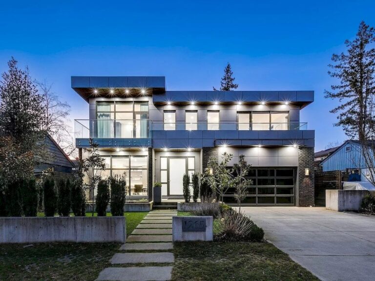 This C$4,499,999 Ultra-Luxury Dream Home Boasts Extremely High-Quality Construction in White Rock