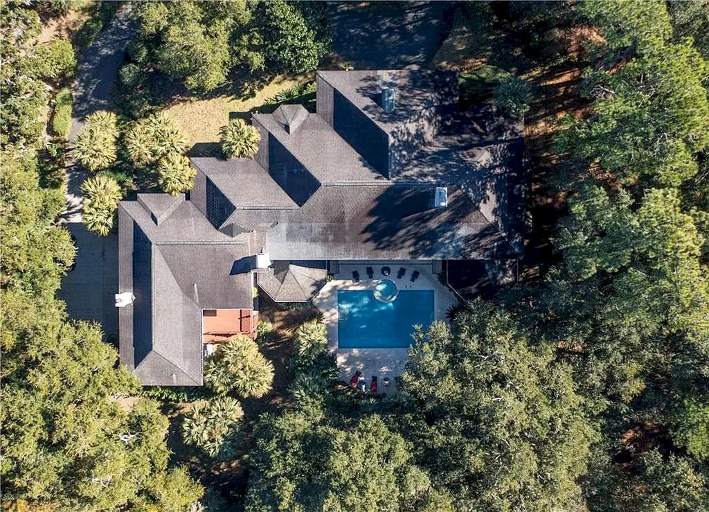 This-Happy-Home-in-Virginia-Listed-for-3900000-23