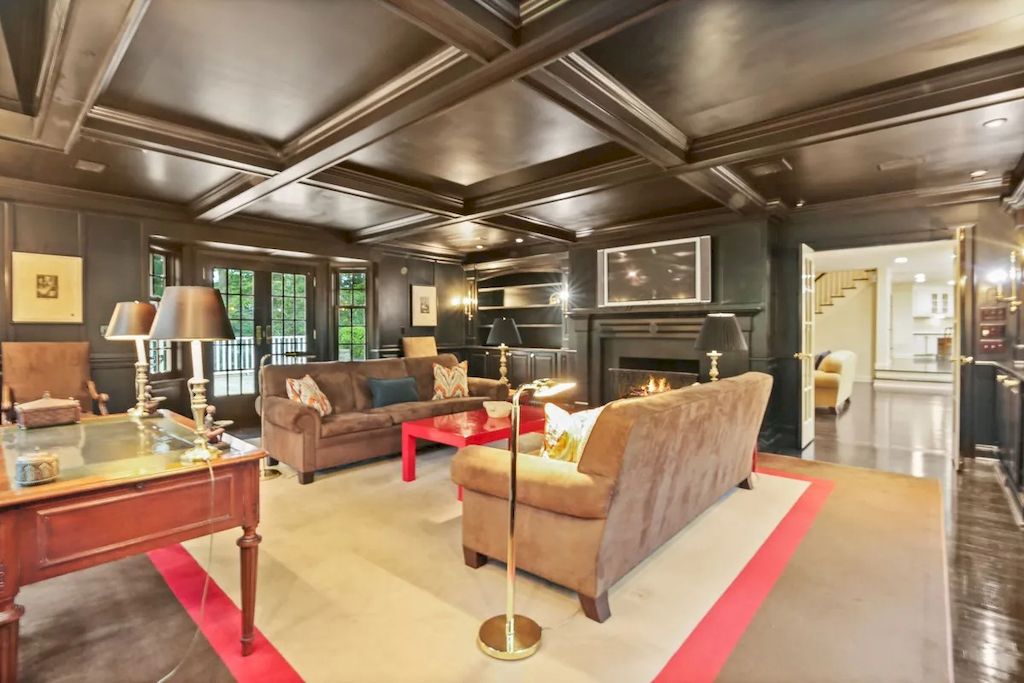 Truly-Unique-Residence-with-High-end-Amenities-in-Connecticut-Hits-Market-for-3595000-16