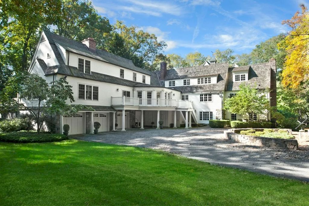 The Home in Connecticut is a luxurious home featuring the essence of the past and modern floor plan now available for sale. This home located at 10 Spring House Rd, Greenwich, Connecticut; offering 06 bedrooms and 07 bathrooms with 7,089 square feet of living spaces.