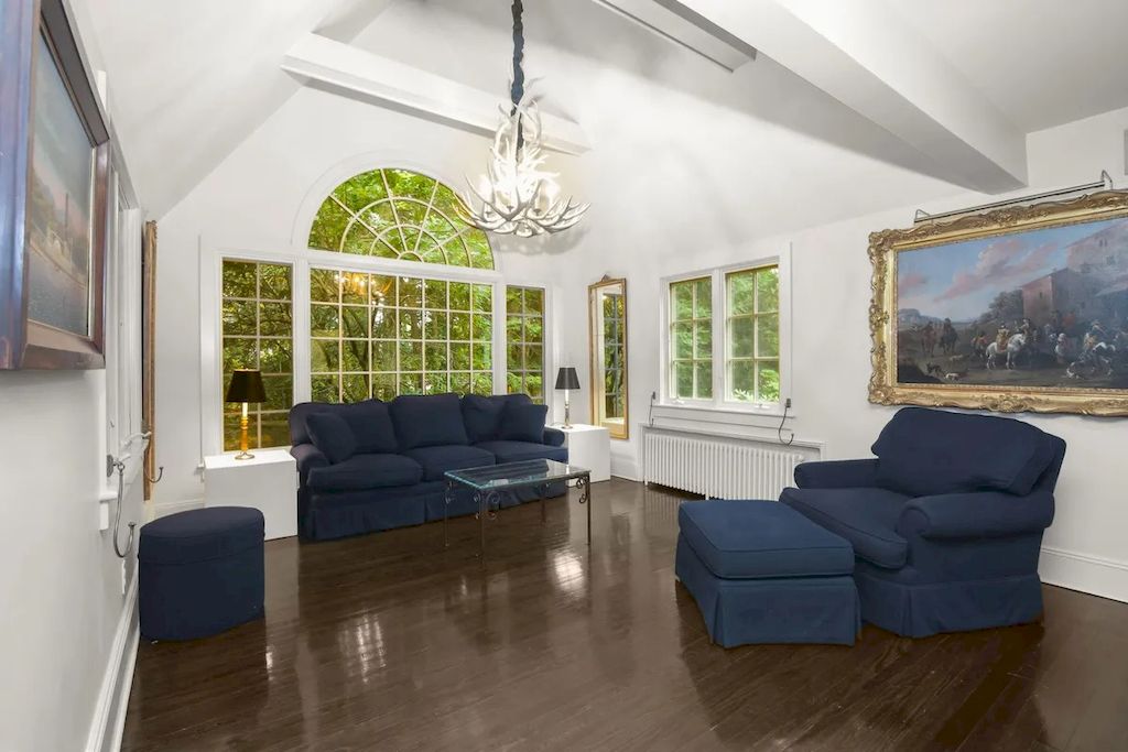 Truly-Unique-Residence-with-High-end-Amenities-in-Connecticut-Hits-Market-for-3595000-6