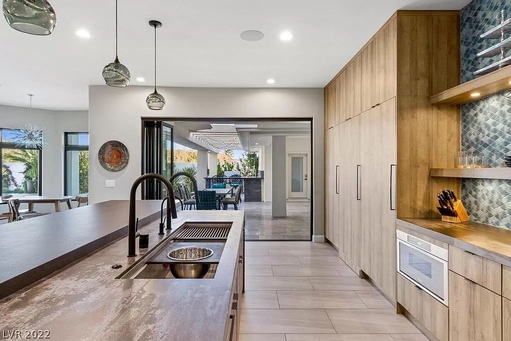 This completely remodeled $3,000,000 House in Nevada reaches the perfection