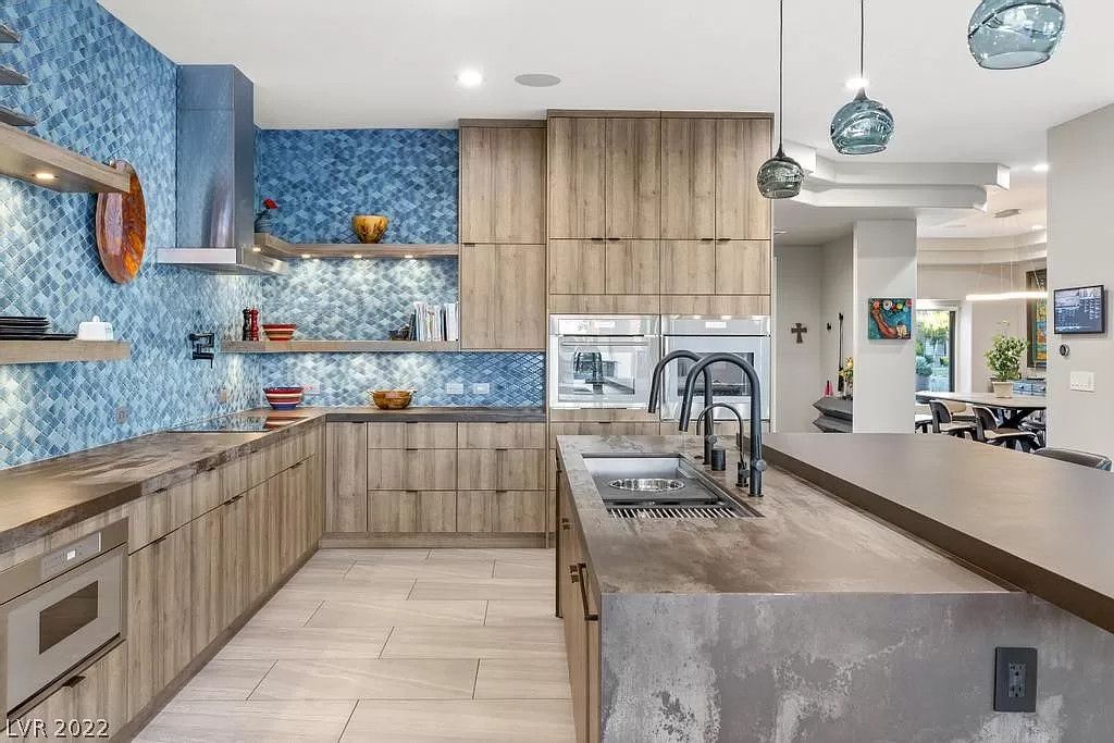 This completely remodeled $3,000,000 House in Nevada reaches the perfection