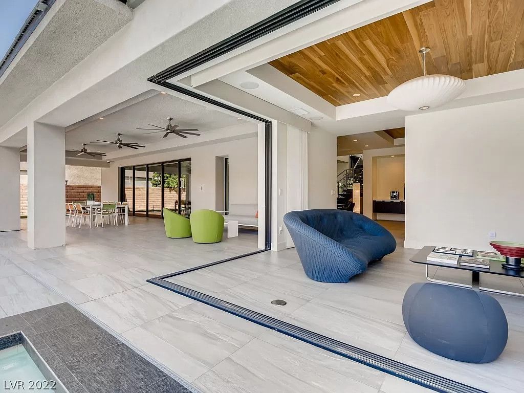 Modern elegant House in Las Vegas asks for $3,500,000 with interior designed by Areacon