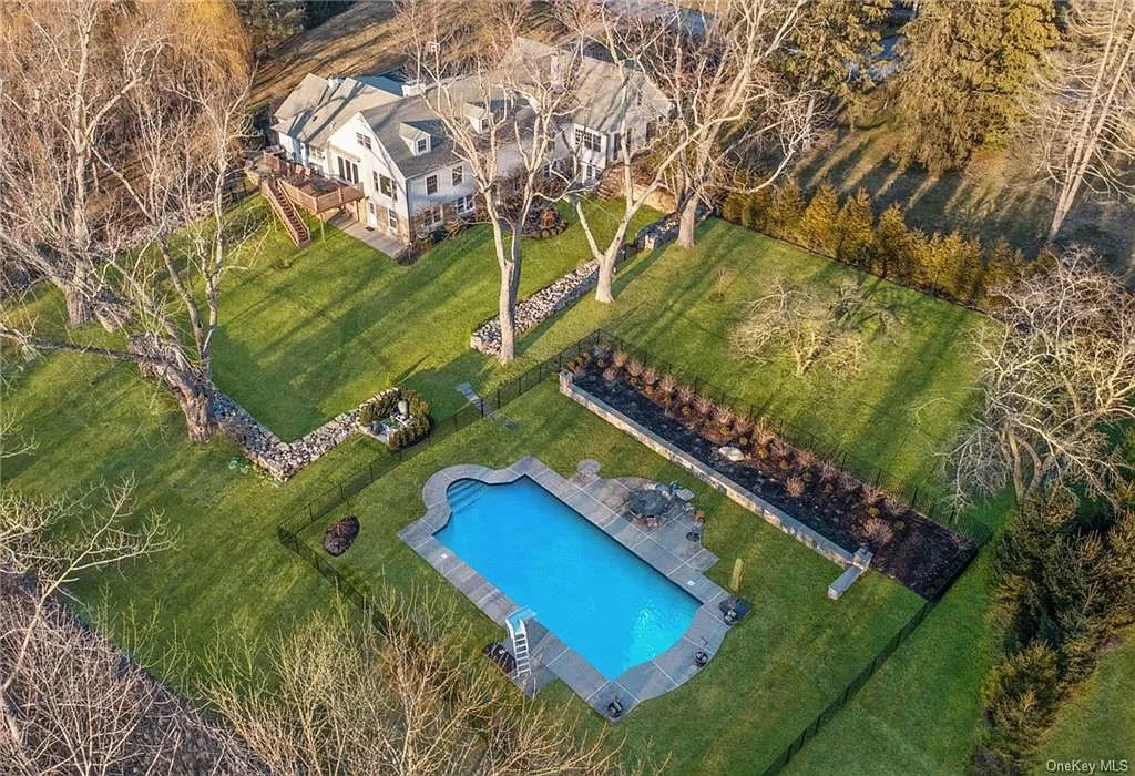 Unique Home in New York asks for $2,700,000 with natural beauty and privacy
