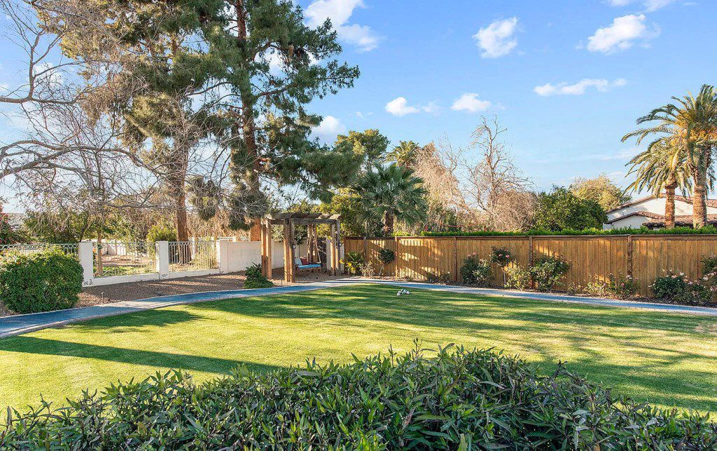  Beautiful $3,400,000 single story Residence in Arizona makes you stop and stare