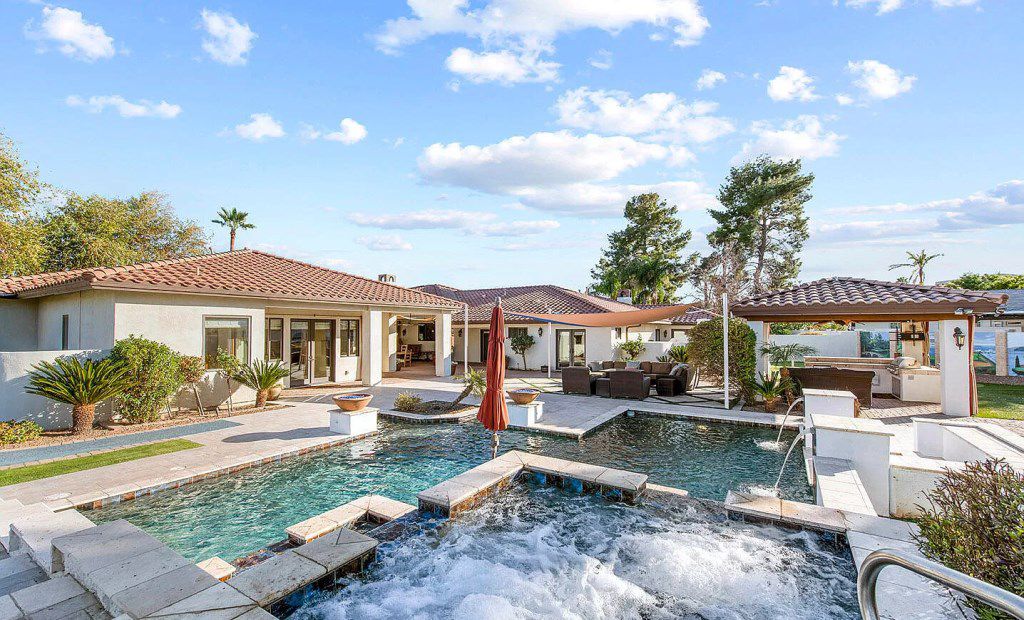  Beautiful $3,400,000 single story Residence in Arizona makes you stop and stare