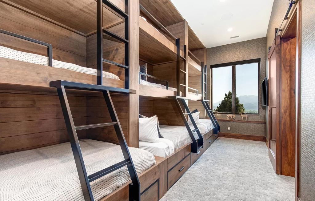 If you frequently host guests overnight and find yourself in a pinch for lodging, you're probably the hostess with the mostest. The ideal sleeping arrangement, not to mention a fashionable choice, is a row of loft beds in a basement, attic, or guest bedroom.