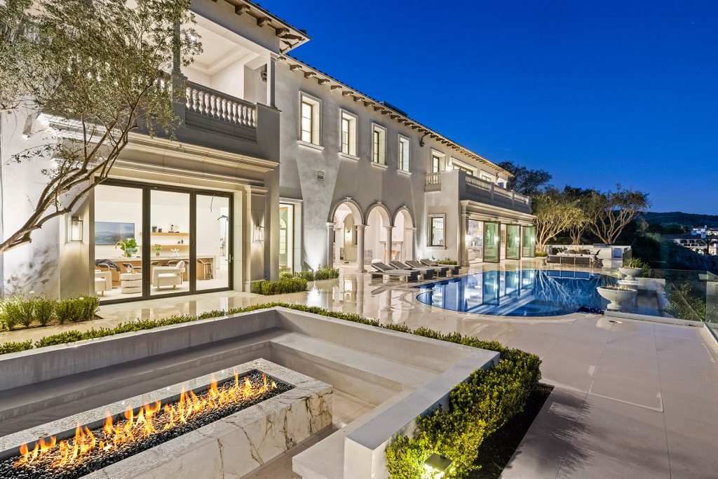A-Brand-New-Masterfully-Designed-Hilltop-Villa-in-Newport-Coast-hits-The-Market-for-35000000-11