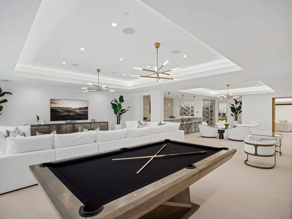 A-Brand-New-Masterfully-Designed-Hilltop-Villa-in-Newport-Coast-hits-The-Market-for-35000000-9