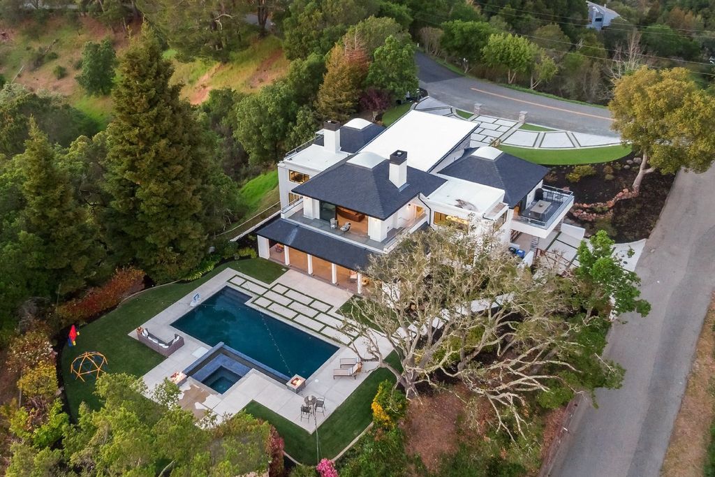 The Home in Orinda is a modern sanctuary with both privacy and ample outdoor space for entertaining now available for sale. This house located at 99 Tappan Ln, Orinda, California