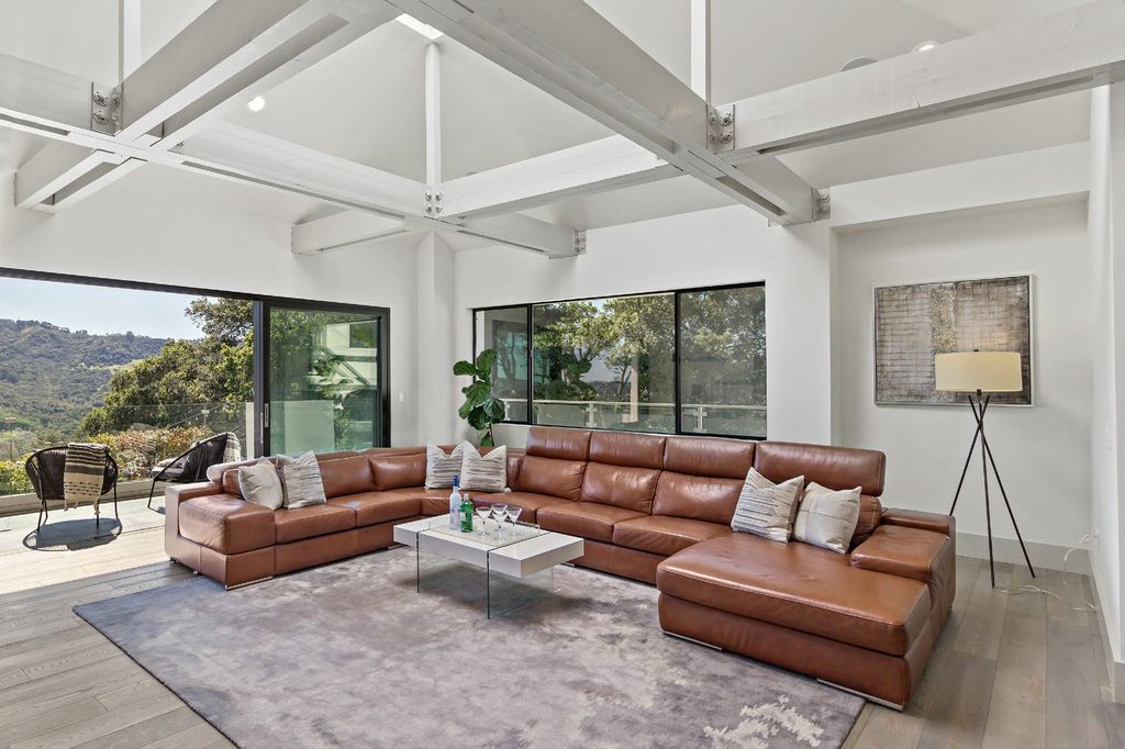 The Home in Orinda is a modern sanctuary with both privacy and ample outdoor space for entertaining now available for sale. This house located at 99 Tappan Ln, Orinda, California