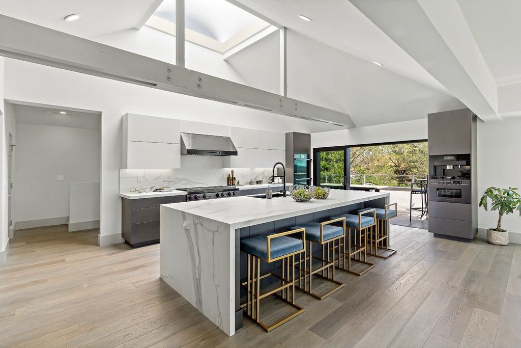 The Home in Orinda is a modern sanctuary with both privacy and ample outdoor space for entertaining now available for sale. This house located at 99 Tappan Ln, Orinda, California