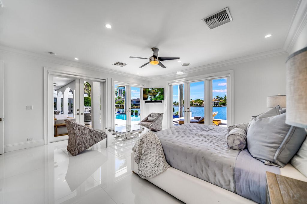 An-Amazing-Recently-Renovated-Home-in-Fort-Lauderdale-with-Unobstructed-Views-of-Lake-Selling-for-13500000-6