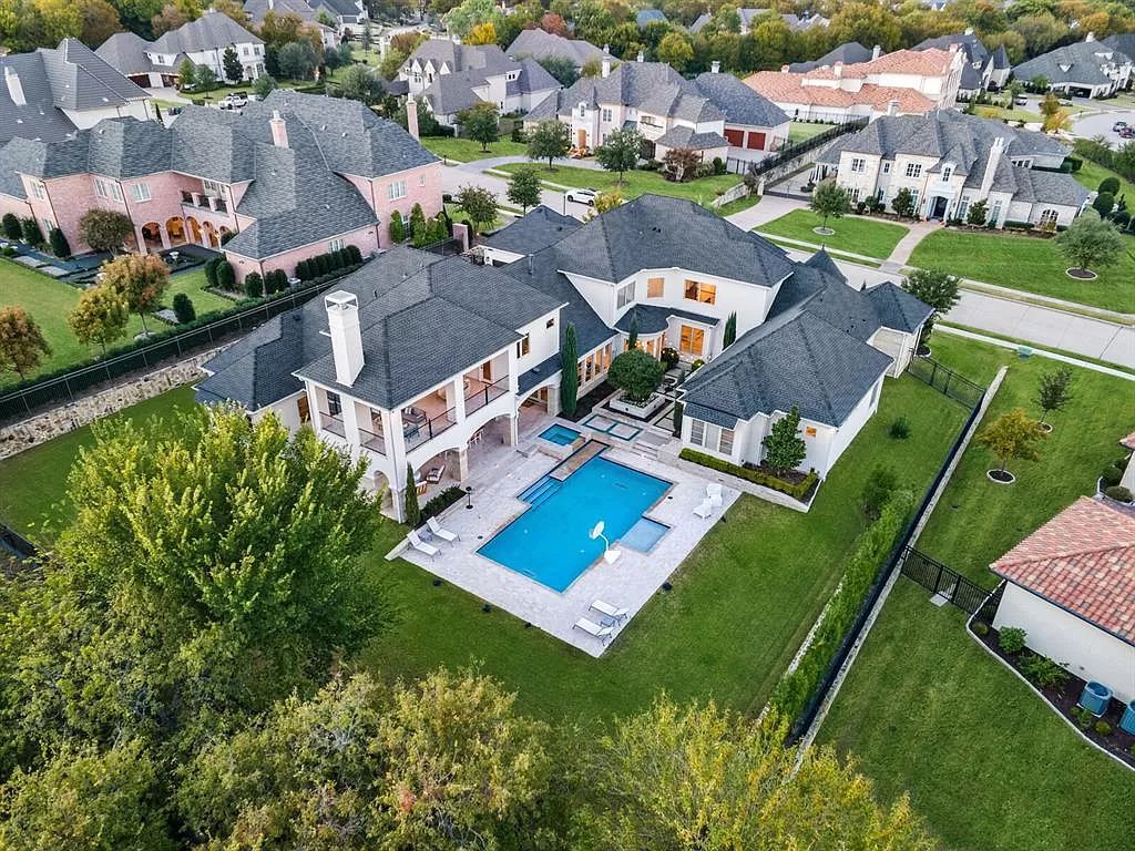 An-Exceptional-Custom-Home-in-Allen-has-An-Expansive-Landscaped-Yard-with-Pool-Asking-for-3700000-10