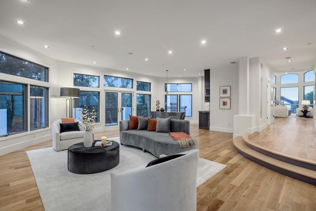 The Home in Woodside is an exceptional residence midway between San Francisco and Silicon Valley now available for sale. This home located at 333 Raymundo Dr, Woodside, California