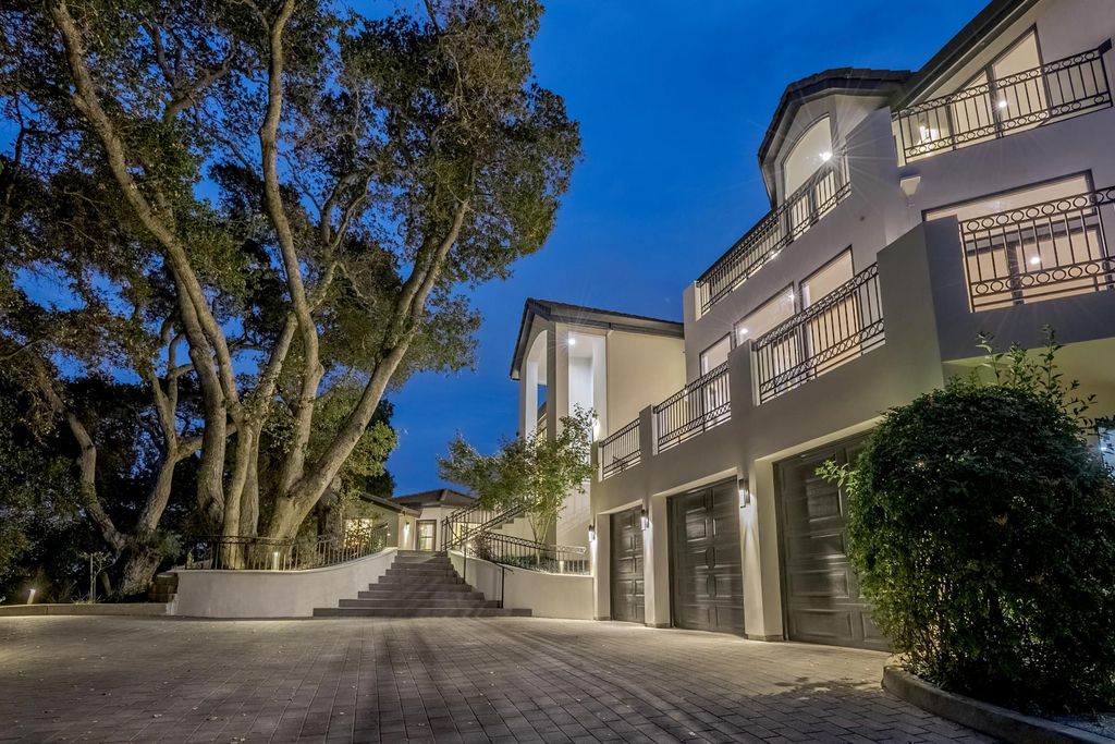 The Home in Woodside is an exceptional residence midway between San Francisco and Silicon Valley now available for sale. This home located at 333 Raymundo Dr, Woodside, California