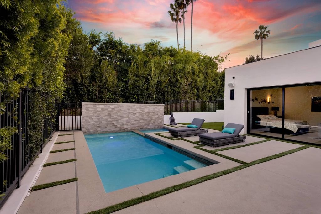 An-Extraordinary-Modern-Home-in-Exclusive-Bel-Air-Skycrest-Community-Asking-for-5199000-25