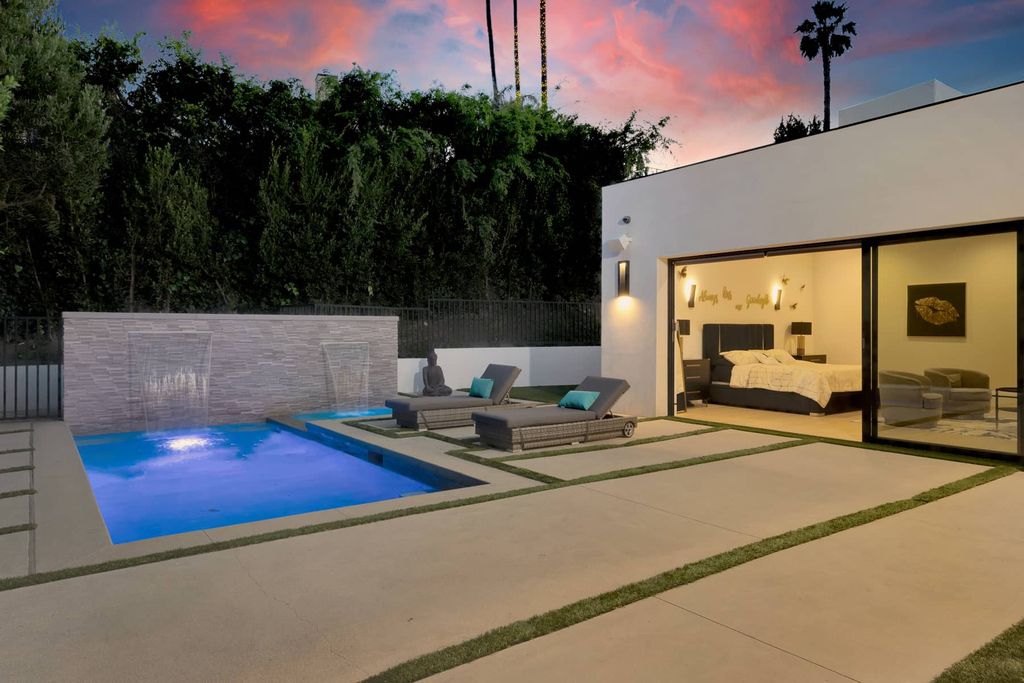 An-Extraordinary-Modern-Home-in-Exclusive-Bel-Air-Skycrest-Community-Asking-for-5199000-33