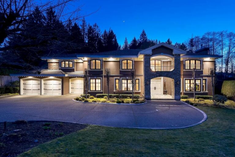 Beautiful Home in West Vancouver with  Fabulous Private Yard Sells for C$5,490,000