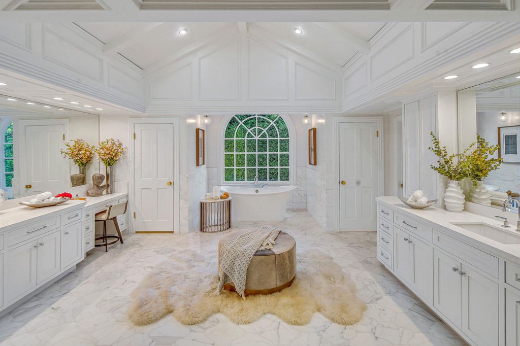 The Home in Los Angeles is a beautifully reimagined traditional home boasting grand scale and charming sophistication now available for sale. This home located at 11681 Moraga Ln, Los Angeles, California