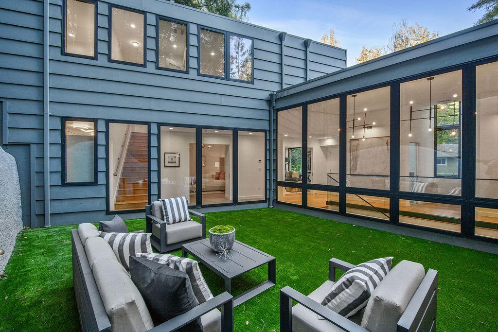 Brand-New-Construction-Home-in-Mill-Valley-with-Tasteful-Walnut-Accents-hits-The-Market-for-5995000-19