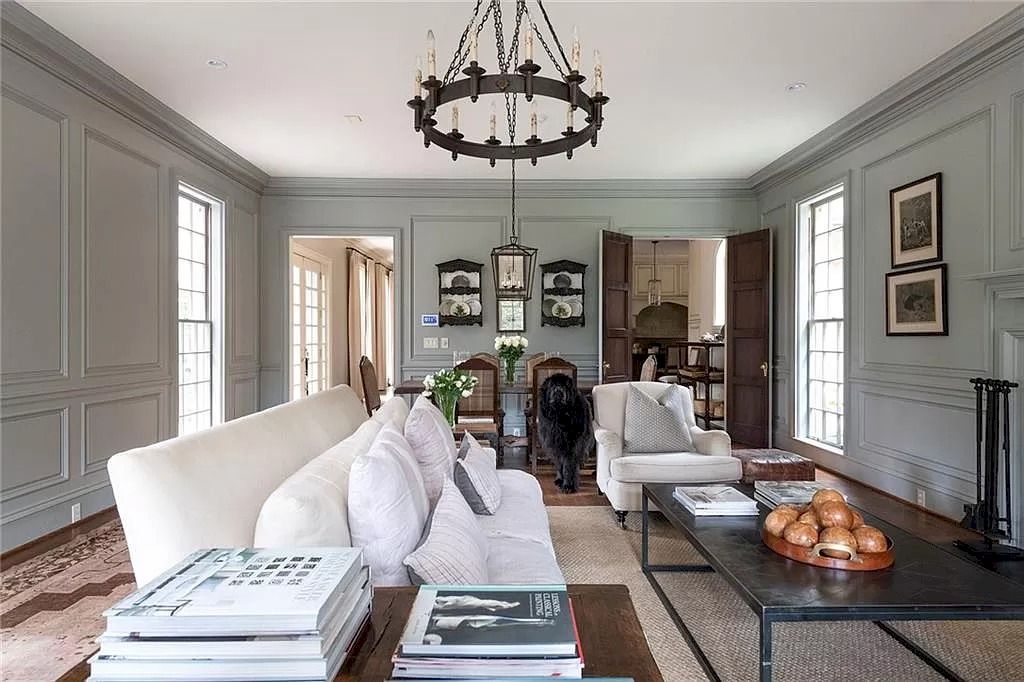 Considered-as-the-Unbeatable-Elegance-in-Georgia-this-Gorgeous-Home-Hits-Market-for-4650000-11