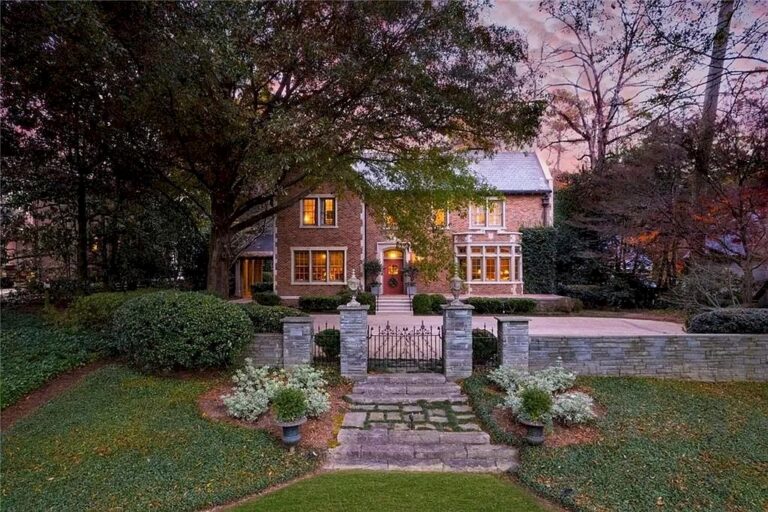 Considered as the Unbeatable Elegance in Georgia, this Gorgeous Home Hits Market for $4,650,000