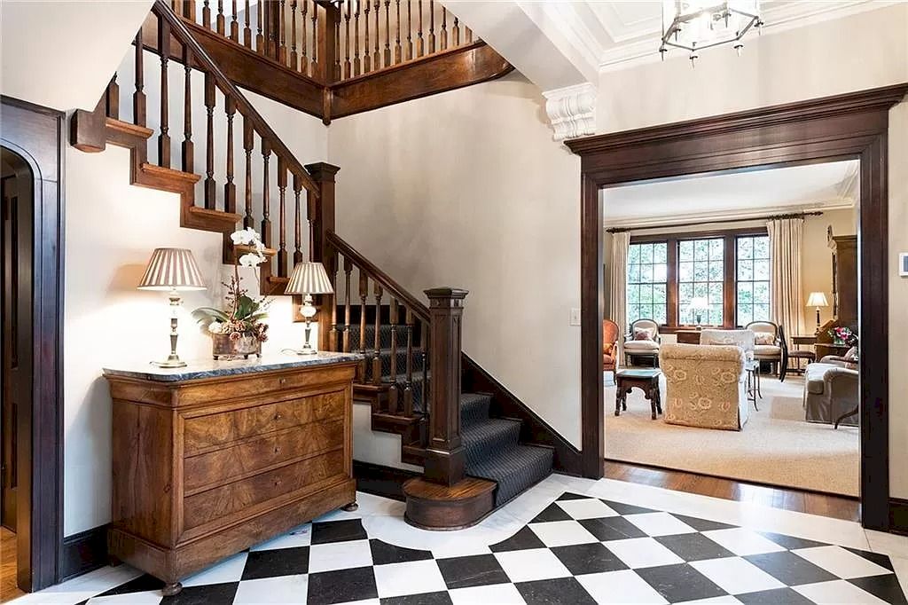 Considered-as-the-Unbeatable-Elegance-in-Georgia-this-Gorgeous-Home-Hits-Market-for-4650000-42