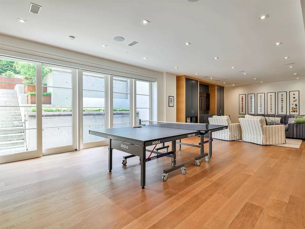 Contemporary-Georgian-Masterpiece-in-Toronto-on-the-Market-at-C8750000-11