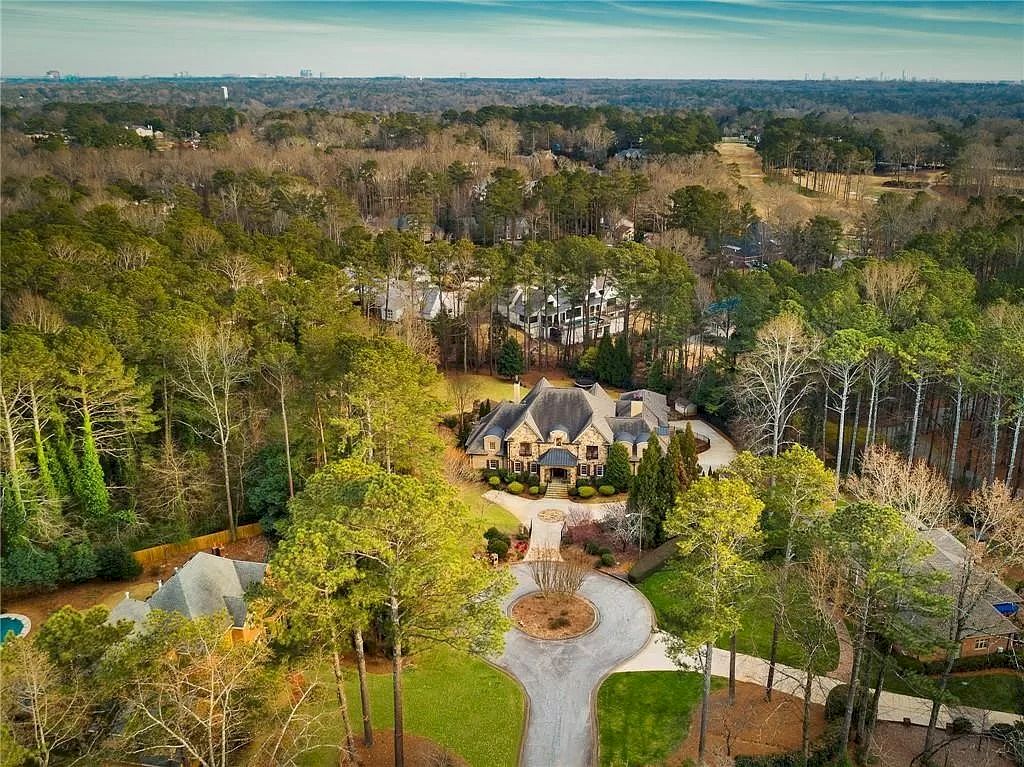 Coveted-Home-in-Georgia-of-Unmatched-Construction-and-Thoughtful-Design-Listed-at-3250000-13