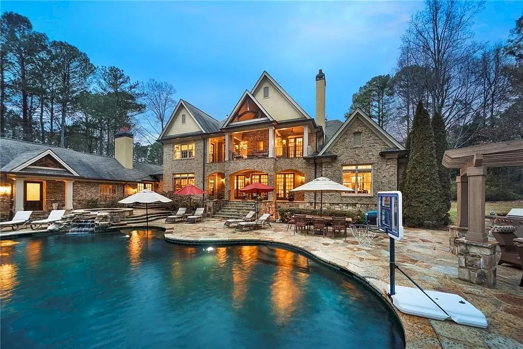 Coveted-Home-in-Georgia-of-Unmatched-Construction-and-Thoughtful-Design-Listed-at-3250000-26