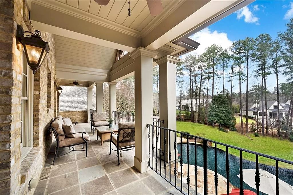 The Home in Georgia is a luxurious home with fabulous finishes now available for sale. This home located at 100 Hampton Walk SE, Marietta, Georgia; offering 07 bedrooms and 09 bathrooms with 12,548 square feet of living spaces.