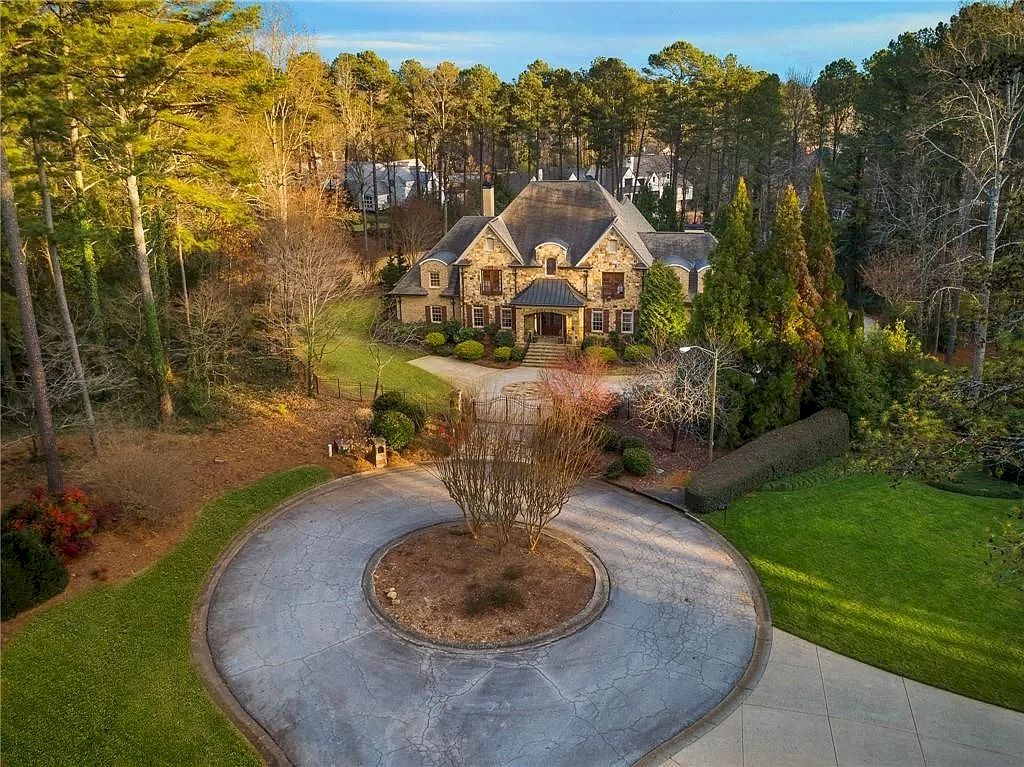 Coveted-Home-in-Georgia-of-Unmatched-Construction-and-Thoughtful-Design-Listed-at-3250000-33
