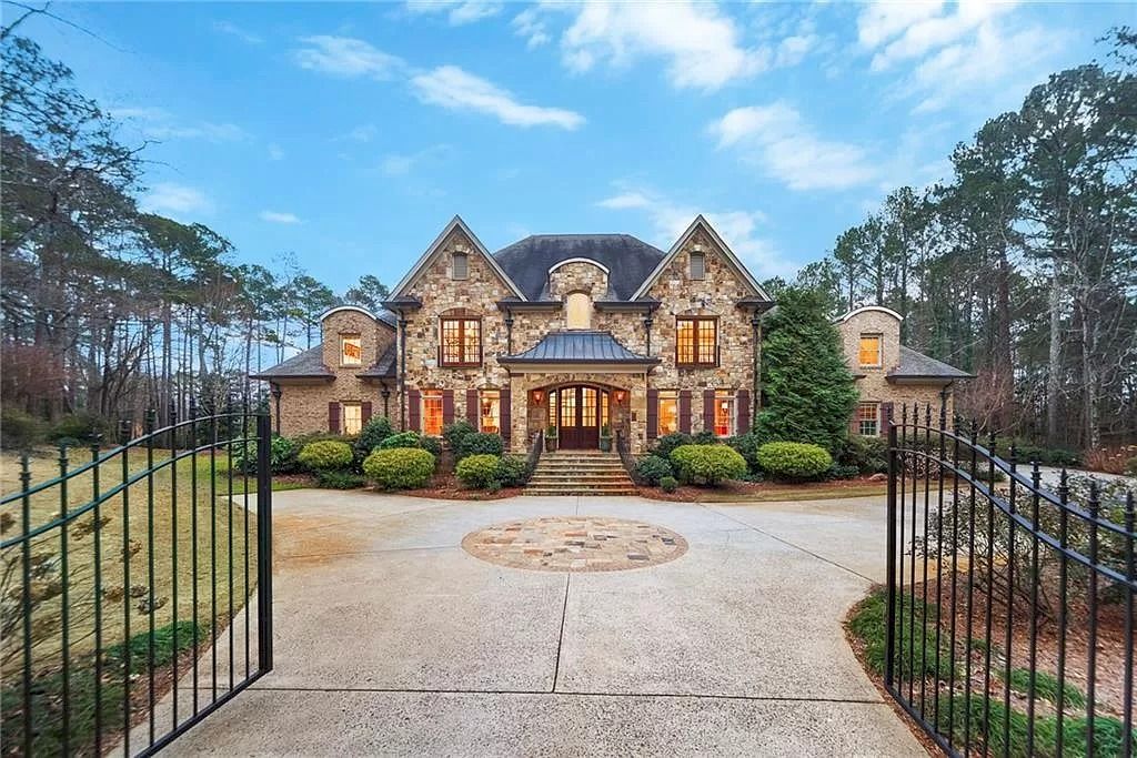 Coveted-Home-in-Georgia-of-Unmatched-Construction-and-Thoughtful-Design-Listed-at-3250000-37