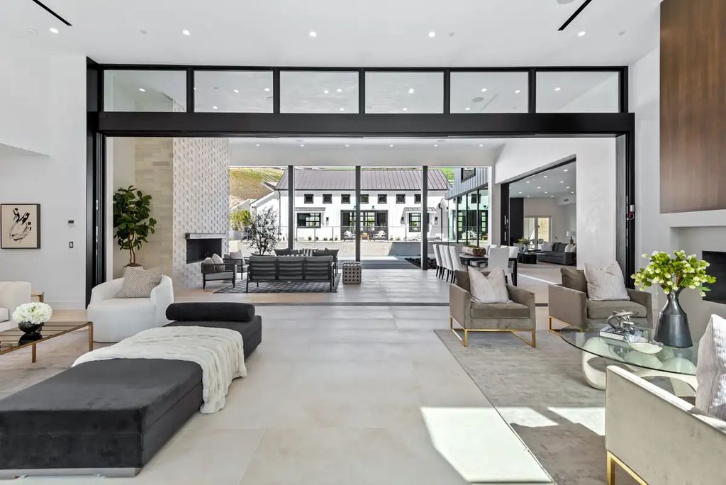 Elegantly-Brand-New-Custom-Home-in-Calabasas-Flooded-with-Natural-Light-Asking-for-13750000-2