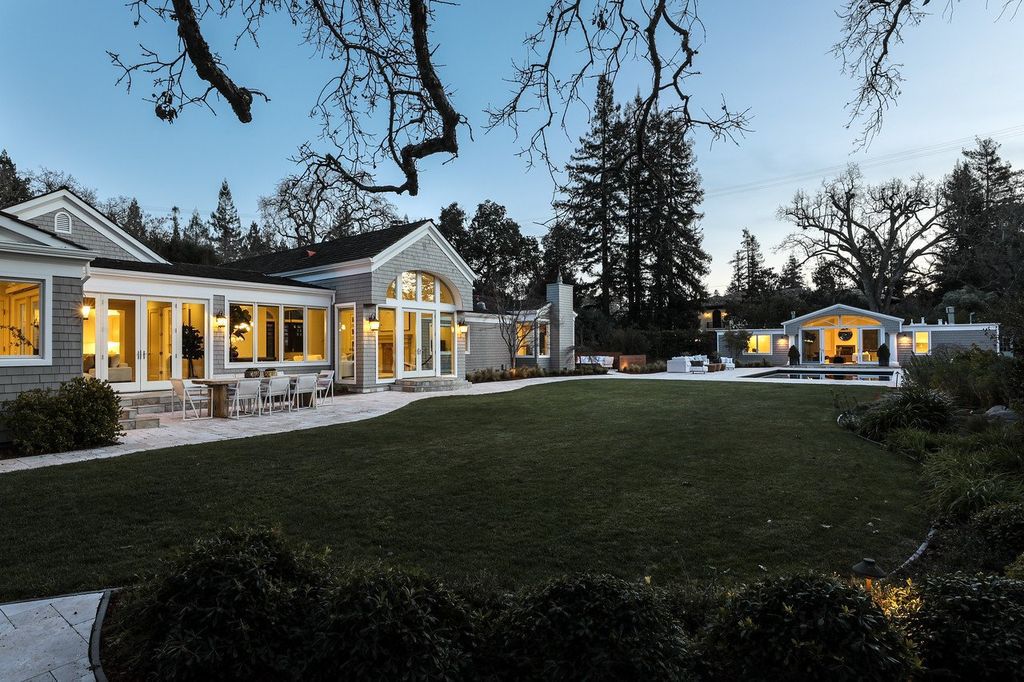 Entirely-Remodeled-Home-with-Huge-Entertaining-Spaces-in-Atherton-for-Sale-at-13800000-22