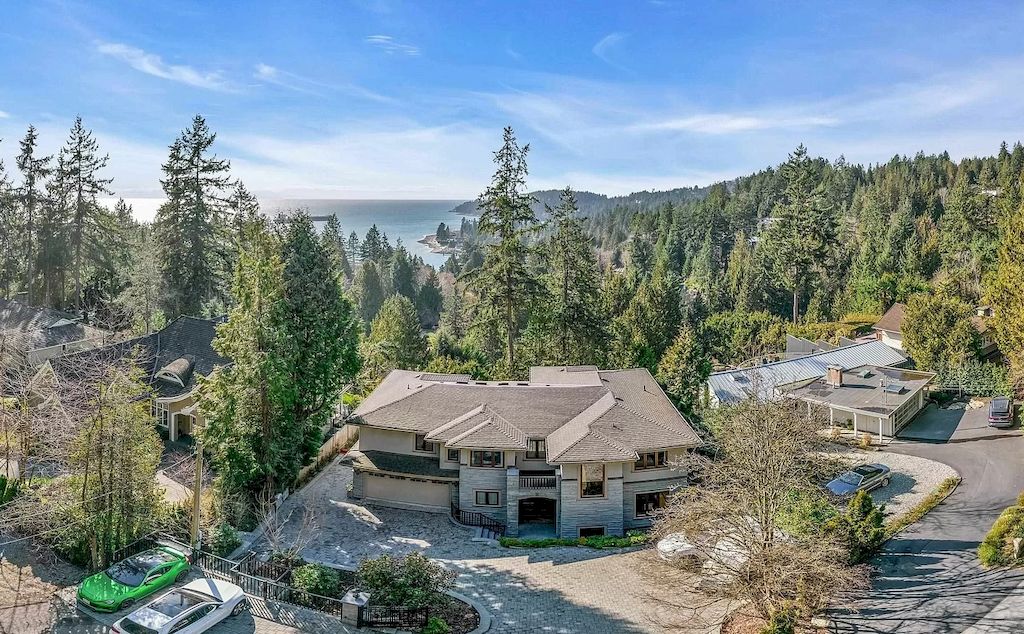 European-inspired-Residence-Unobstructed-Water-Views-in-West-Vancouver-Asks-for-C6280000-2