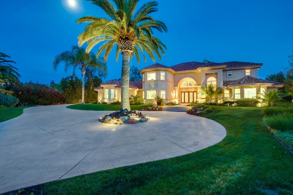 Exquisite-Custom-Home-in-Poway-with-A-Spacious-Floor-Plan-Perfect-for-Entertaining-Asking-for-3149000-2