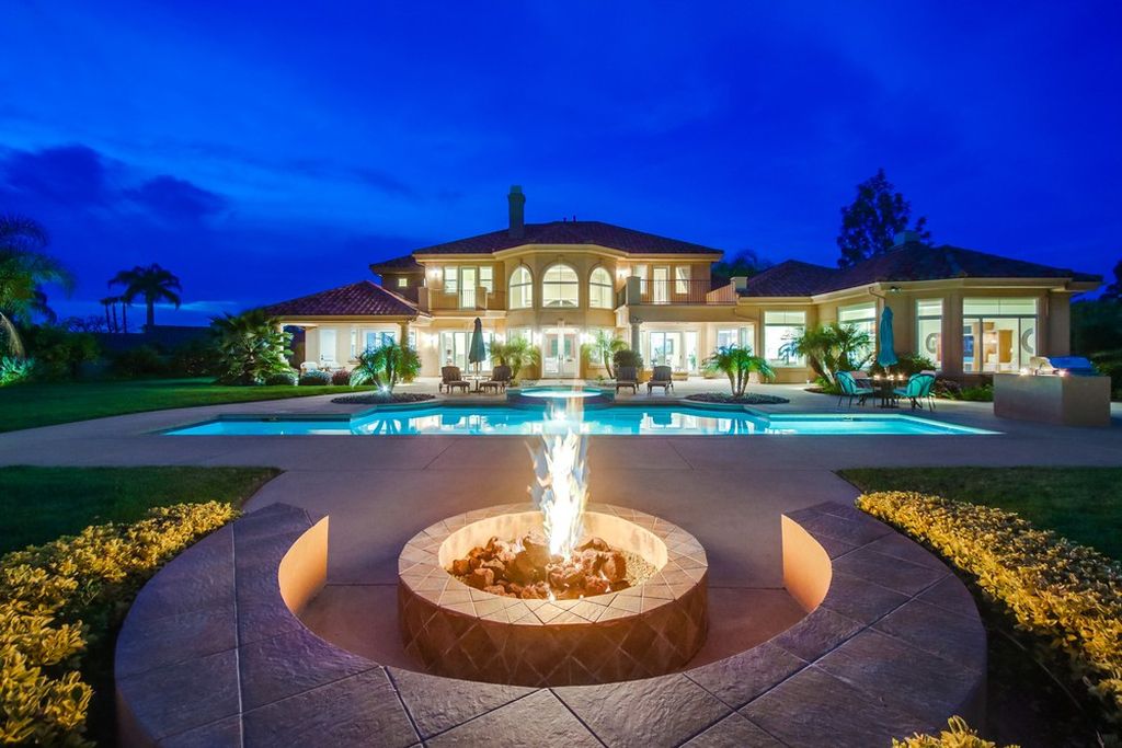 Exquisite-Custom-Home-in-Poway-with-A-Spacious-Floor-Plan-Perfect-for-Entertaining-Asking-for-3149000-8