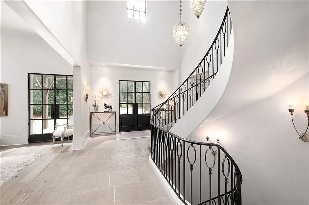 Exquisite-European-style-Home-Constructed-of-Finest-Materials-and-Timeless-Design-in-Georgia-Listed-at-6995000-9