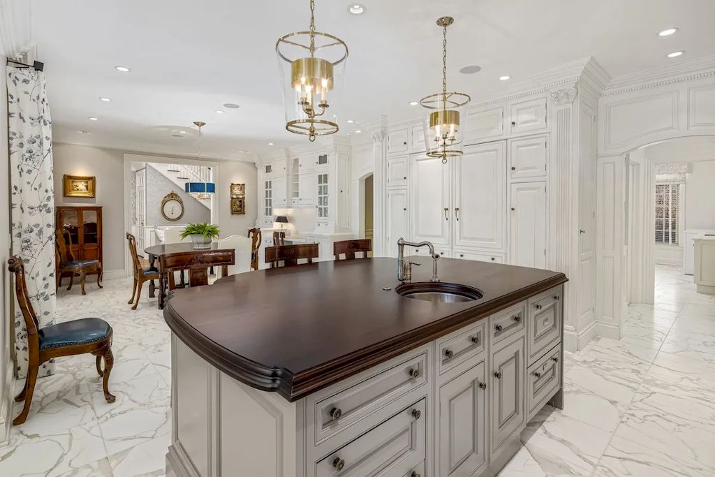 The Home in New Jersey is a luxurious home redesigned in 2021 and can be suitable for multi-generational living now available for sale. This home located at 8 Crownview Ln, Bernardsville, New Jersey; offering 07 bedrooms and 08 bathrooms with 5.83 acres of land.